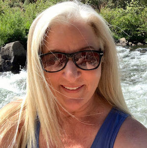 Meet your Posher, Vikki